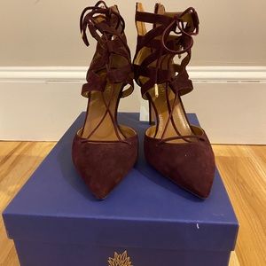 Aquazurra Belgravia 4” maroon suede pumps
